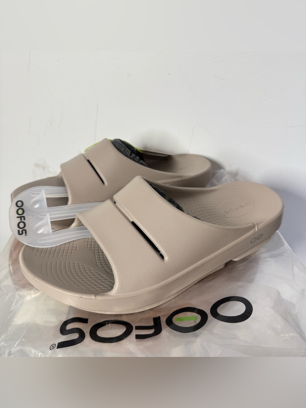 OOFOS OOahh Nomad Beige Slide Sandals Unisex US M9 /W 11EU 42 Cushioned Comfort